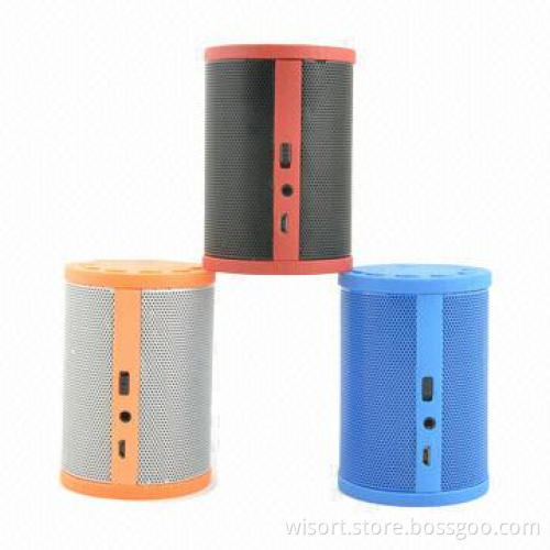Rechargeable and Bluetooth Speakers with Mic and SIRI Functions, Measures 64 x 94mm